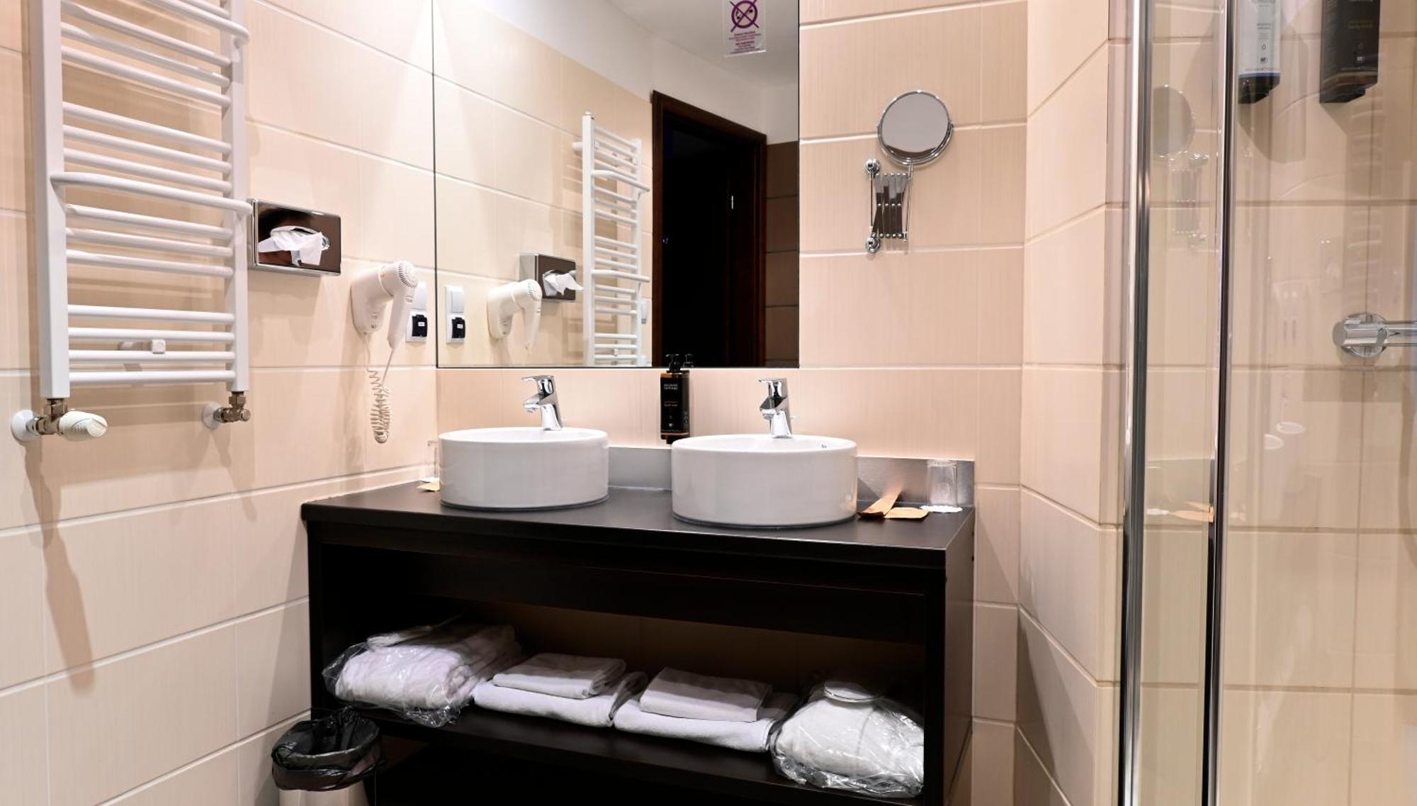 Mercure Piotrków Trybunalski Vestil Exterior foto