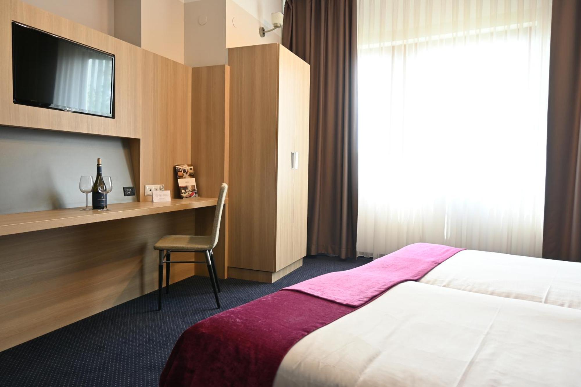 Mercure Piotrków Trybunalski Vestil Exterior foto