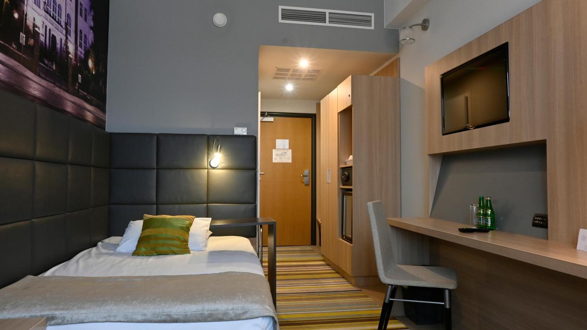 Mercure Piotrków Trybunalski Vestil Exterior foto